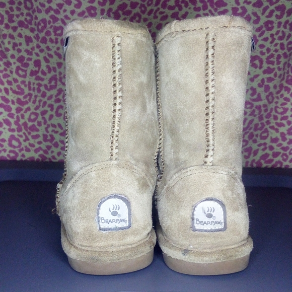 Bearpaw Girls Emma Short Mushroom Suede Shearling-lined Boots - Picture 6 of 14